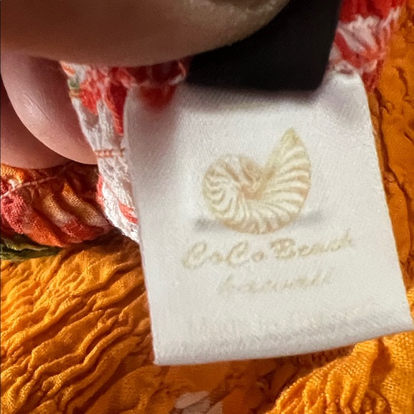 GOGO Orange & Yellow Hawaiian Floral 100% Rayon stretch in top size M used once - Picture 12 of 16